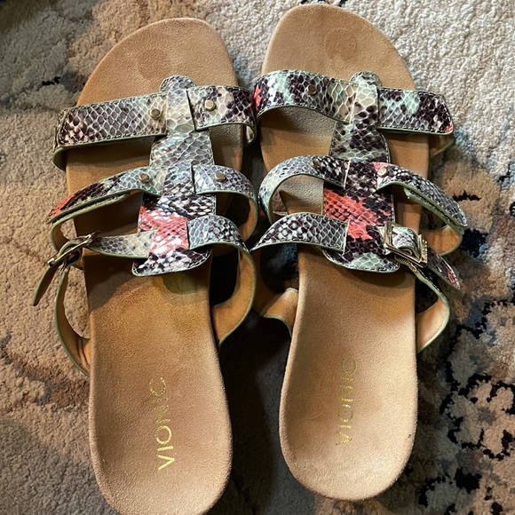 Women’s Vionic Sandels. Size 11. Multicolored snake skin. - Picture 7 of 9